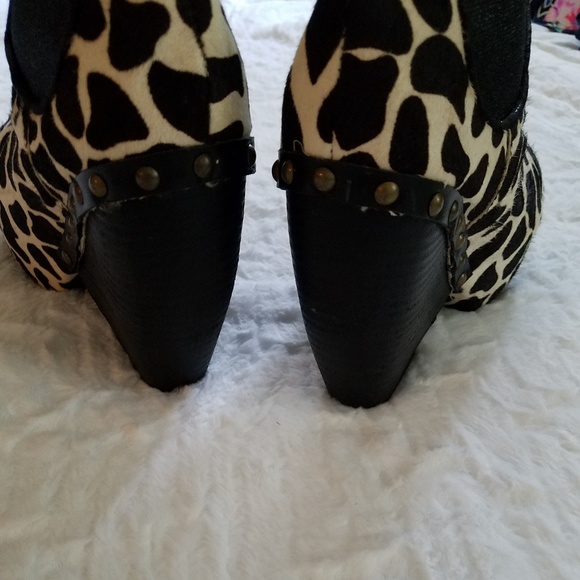 Irregular Choice Collagen Kiss Booties - Picture 5 of 8